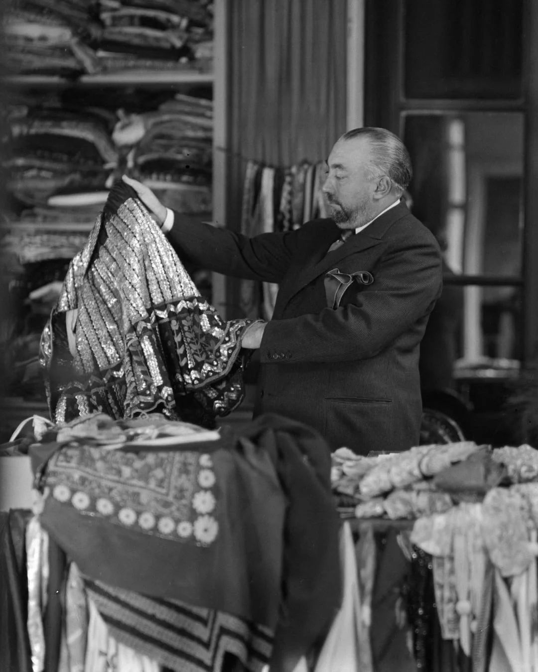 Paul Poiret, Studio Lipnitzki, 1900-1944. REF. 9757-9 © @roger_viollet Courtesy of the Musée des Arts décoratifs