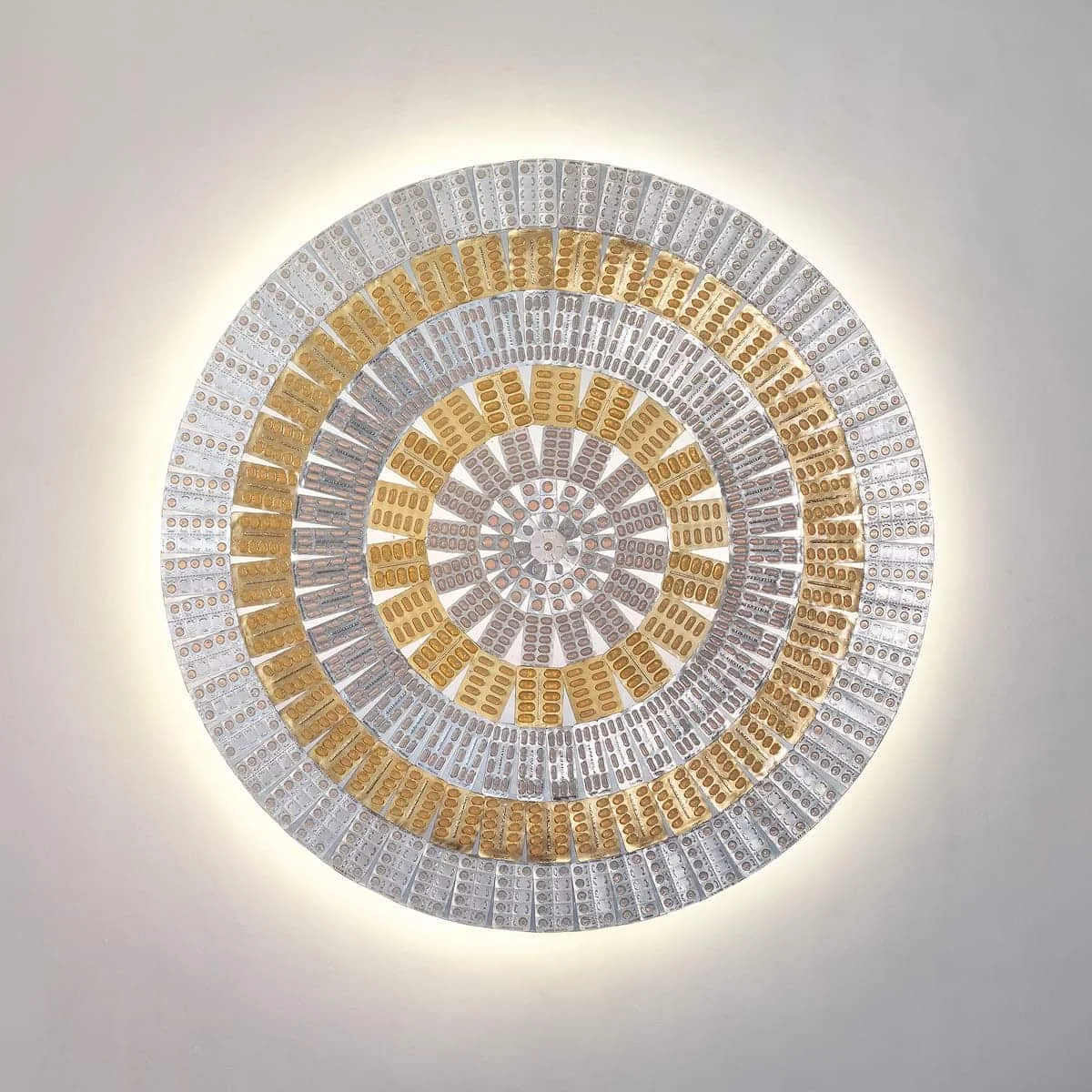 Armory Shield - Gold - Alchemy, 2023, Φ 105cm,  Πέγκυ Κλιάφα, credits Christos Filippousis ZG
