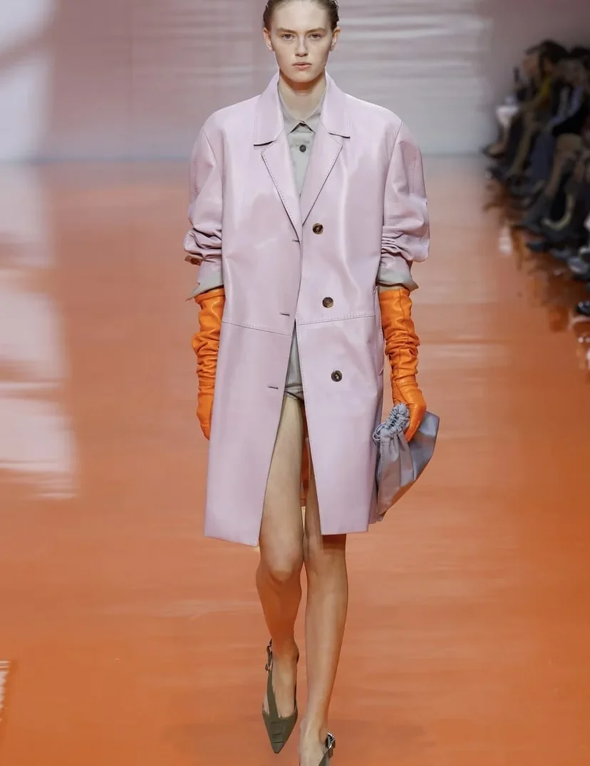 Prada ss26: Ένα βήμα πέρα από το αναμενόμενο