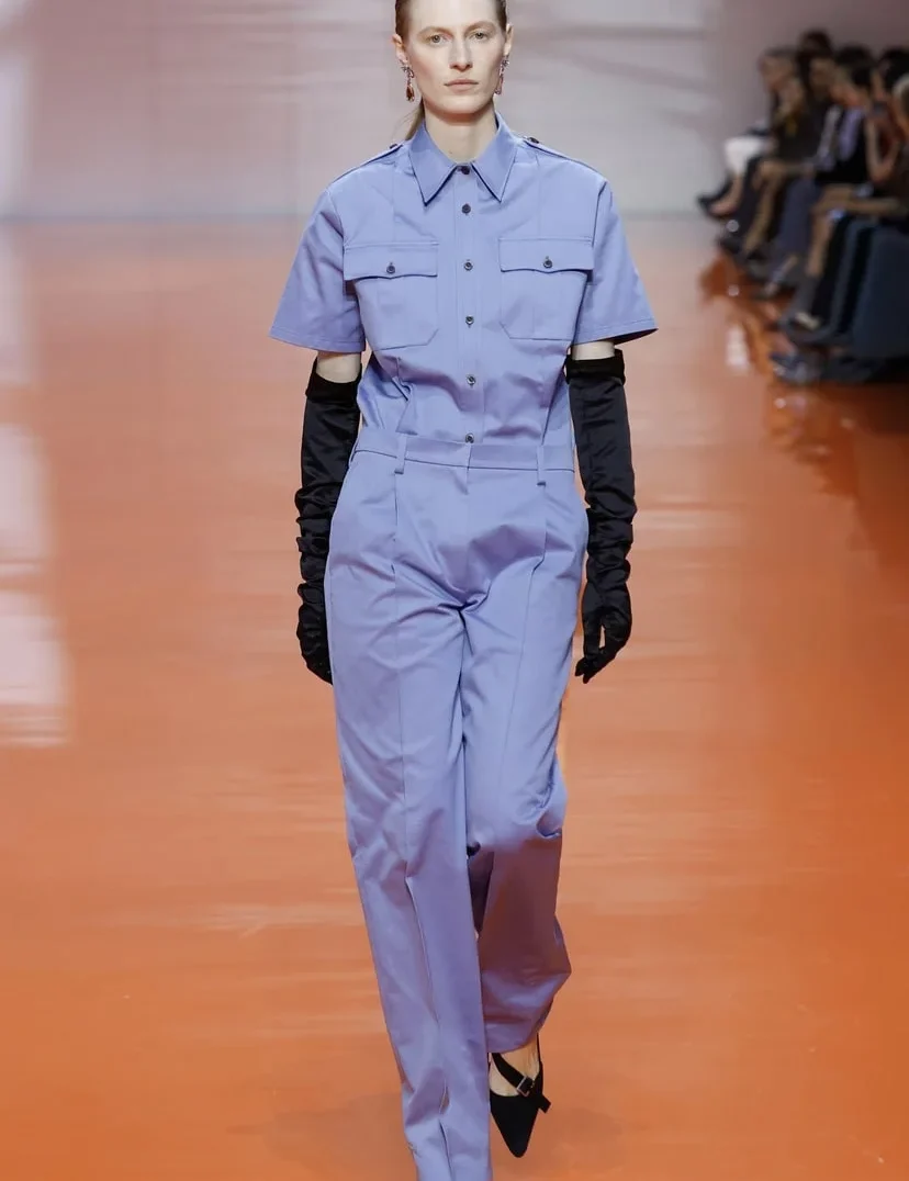 Prada ss26: Ένα βήμα πέρα από το αναμενόμενο