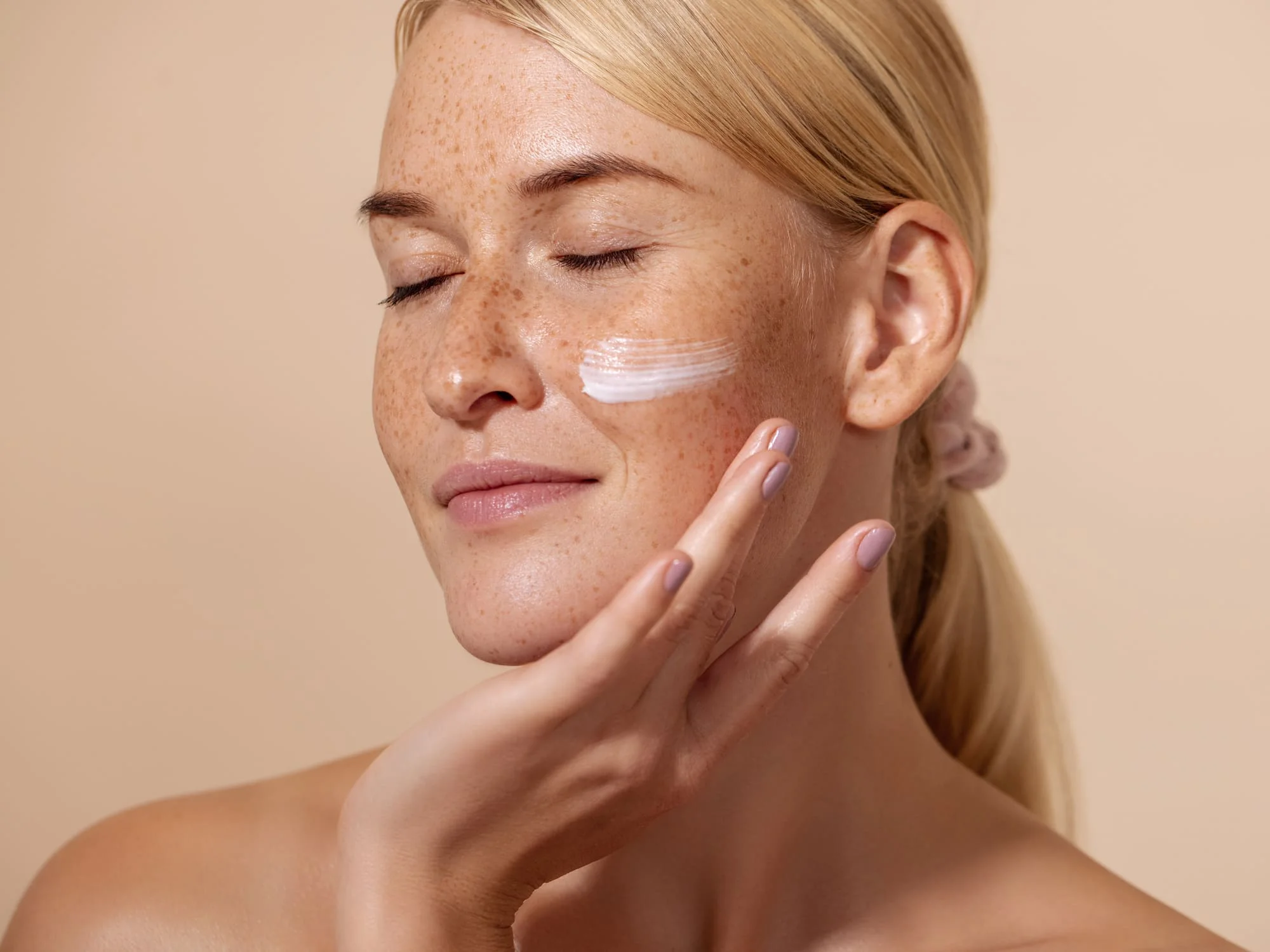 Ανακάλυψε το brand SkinTra & ξεκλείδωσε το μυστικό για υγιή, λαμπερή επιδερμίδα
