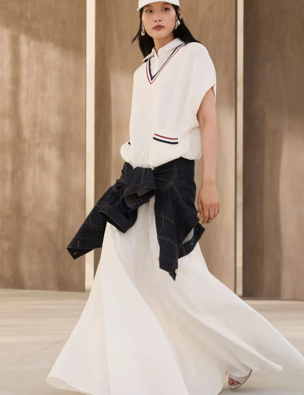 Brunello Cucinelli ss26: Η φιλοσοφημένη προσέγγιση του λειτουργικού chic