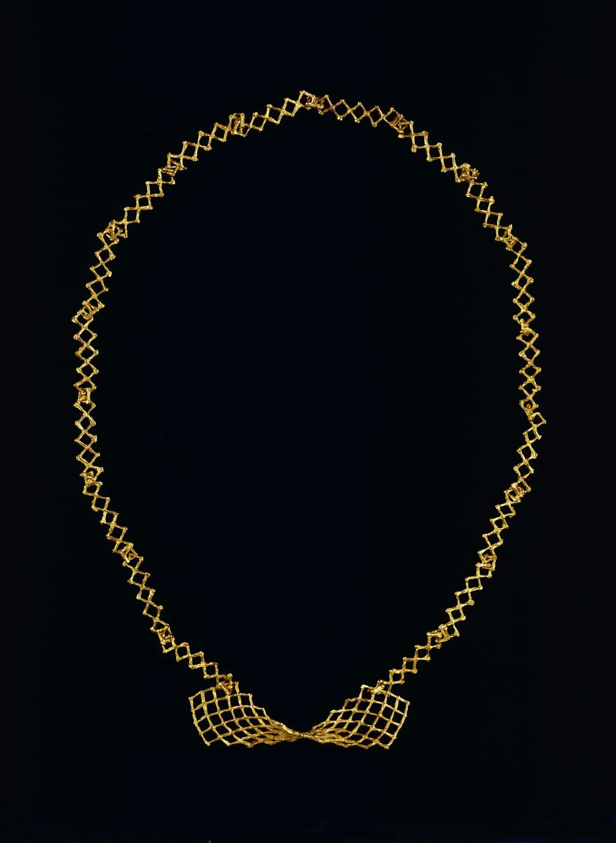 Lucas Samaras Necklace #26, 1996-98
22 karat gold 4.6 ounces
© The Estate of Lucas Samaras, courtesy Pace Gallery