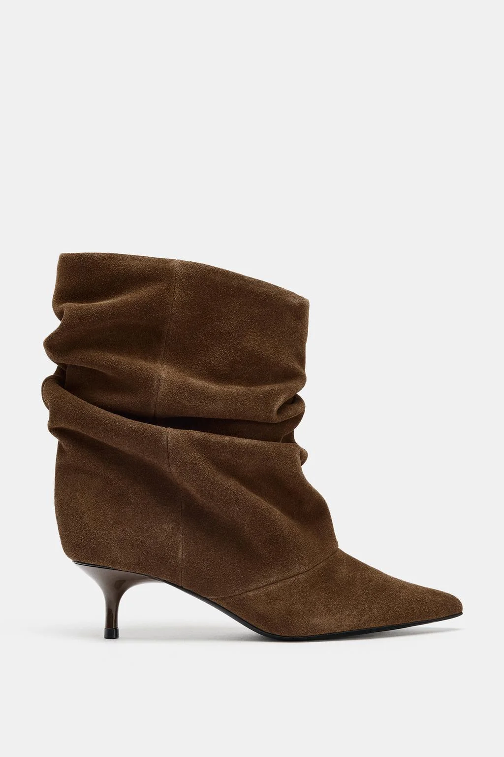 Σουέντ μποτάκι με σούρες, 69,95€, Zara