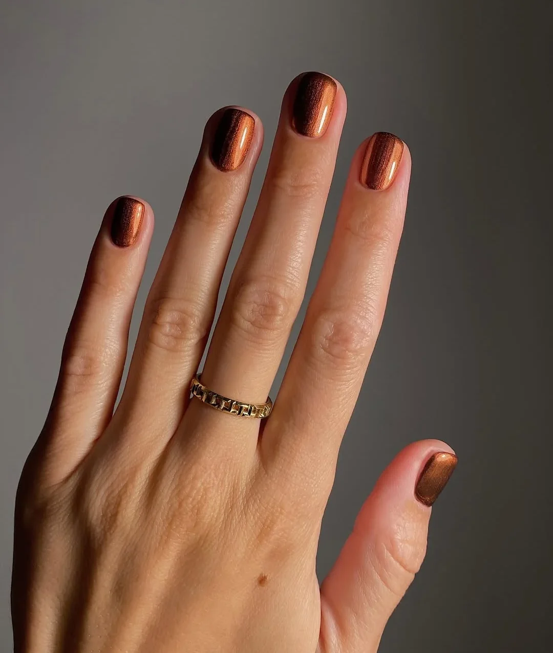 winter_nails_2025_BEAUTEMAG_10_25_16 Winter nails ‘25: 16 αγαπημένες καφέ αποχρώσεις για τα νύχια