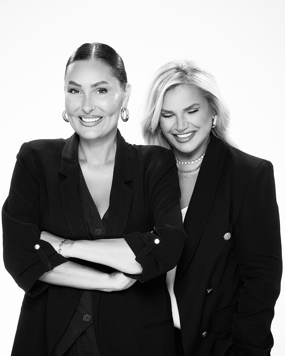 (από δεξιά) Οι ιδρύτριες της Cherī Up Cosmetics, Γιώτα Μπουρνιώτη και Ρούλα Δημητριάδου 