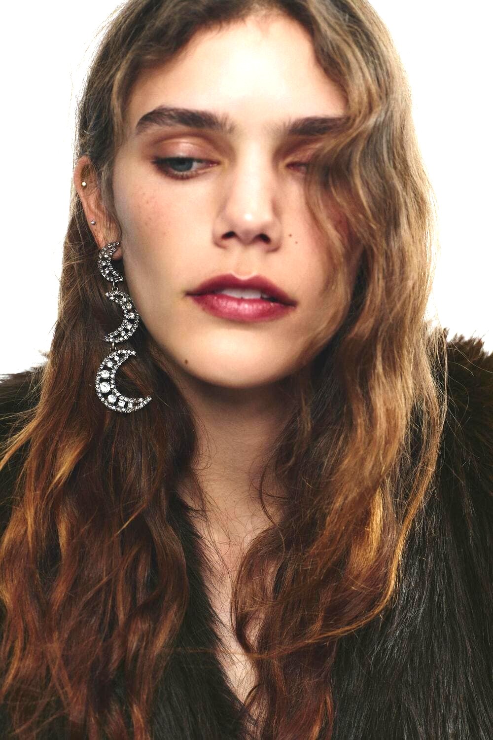 Σκουλαρίκια φεγγάρια με λάμψεις, 15,95€, Zara