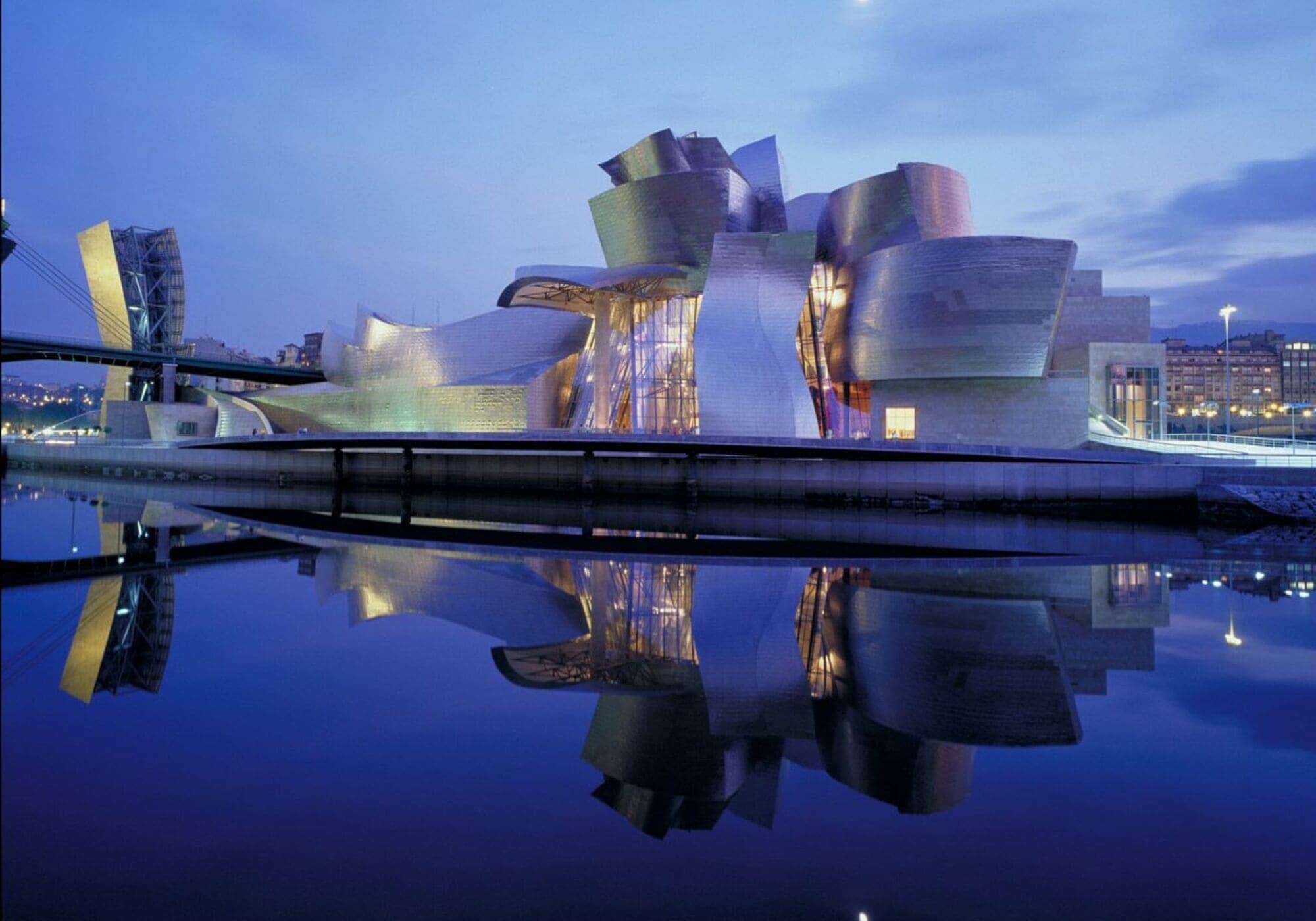 Frank Gehry: Ο “γλύπτης” των ονείρων που έμαθε στα κτίρια να χορεύουν