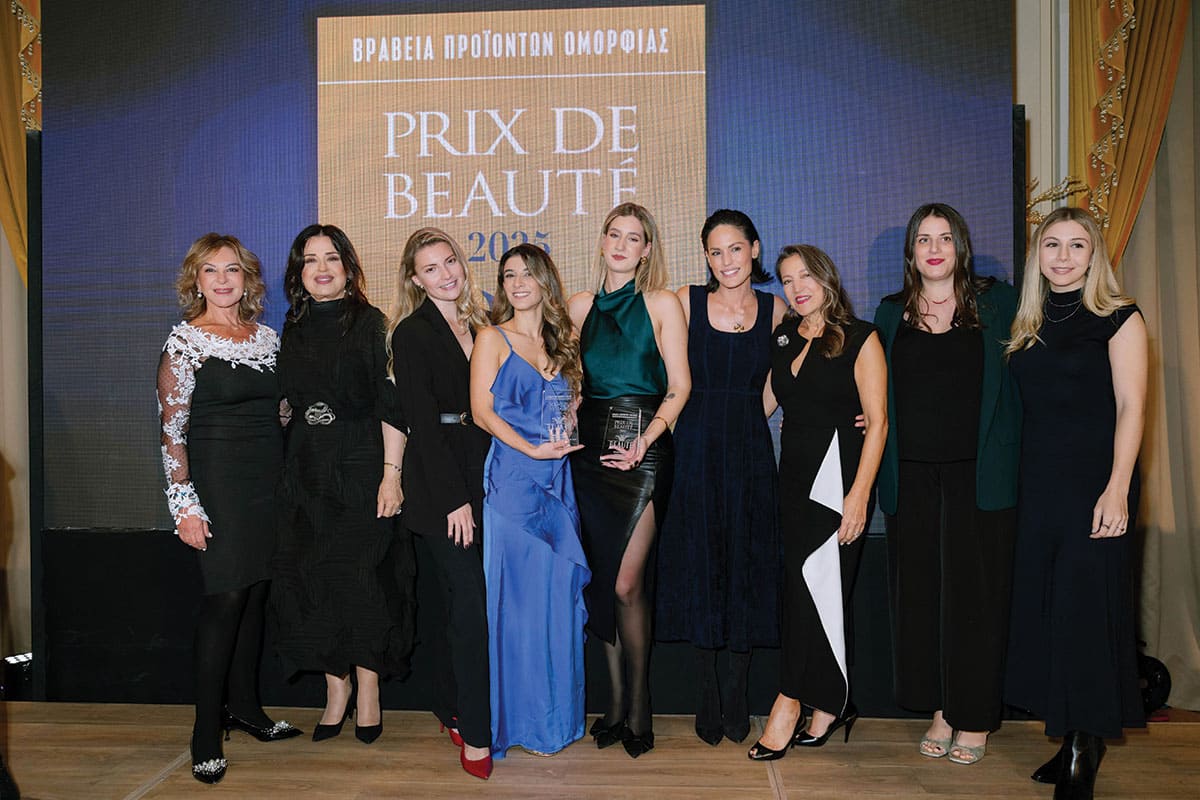 Ξένια Κούρτογλου, Μαρία Τζομπανάκη, Ιωάννα Μπαρτζώκα, Μαρία Τσούκα, Αγγελική Φωτοπούλου, Ευγενία Τσαγγέτα (Korres), Mαρία Καλλιμασιά, Αγγελική Βασιλακοπούλου και Αναστασία Κορρέ (Korres)