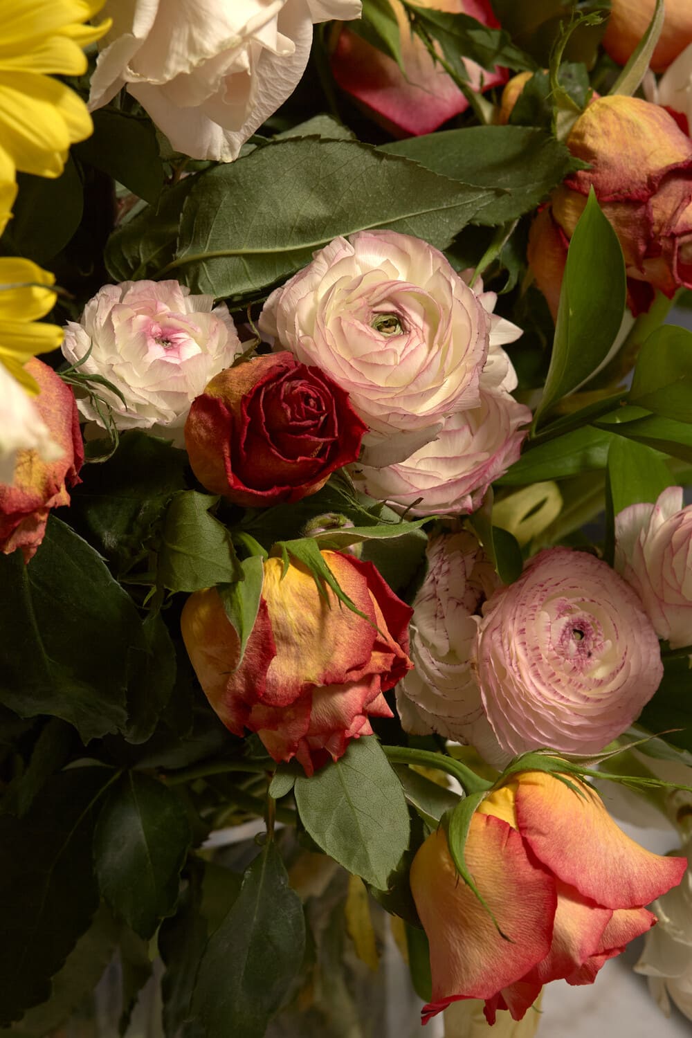 Roe Ethridge Flowers at John Currin Studio, 2008/25
UV-cured pigment print 60 x 40 inches (152.4 x 101.6 cm) Edition of 5 + 2 AP © Roe Ethridge Courtesy the artist and Gagosian