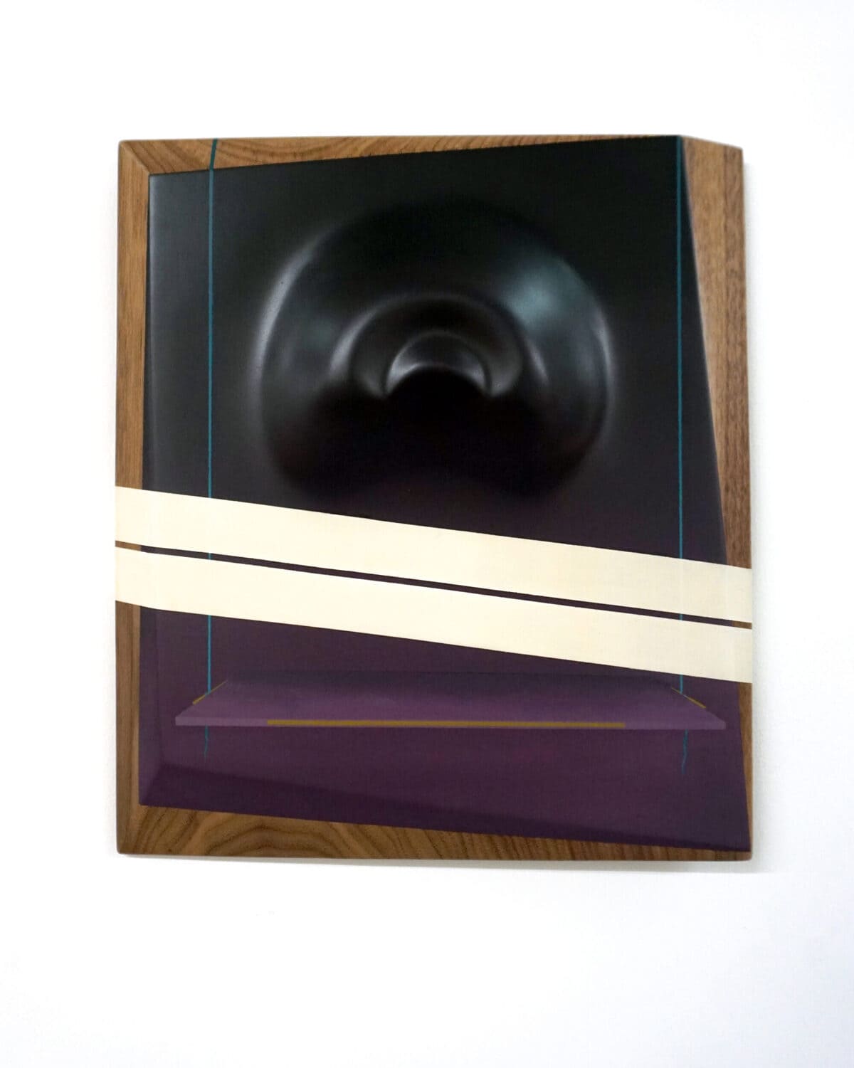 Αντρέα Τζούροβιτς, Untitled, part of Edges Between Breaths series, 2025 | 34 x 30 x 4,5 cm Photo: Courtesy of the artist and Bernier/Eliades Gallery