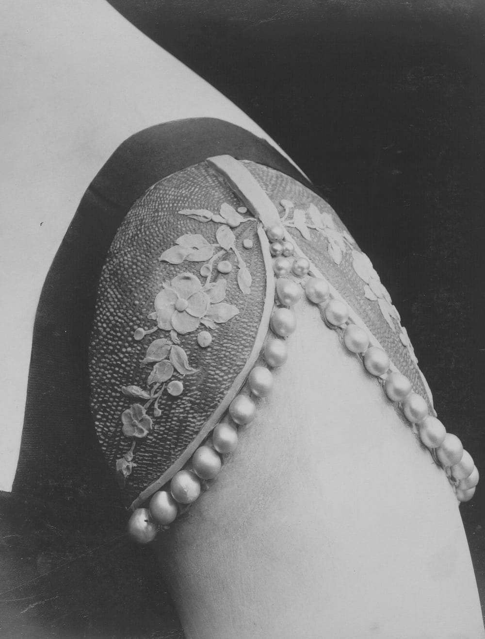 Inspiration for The Silhouette Circa 1880 © Archives Boucheron