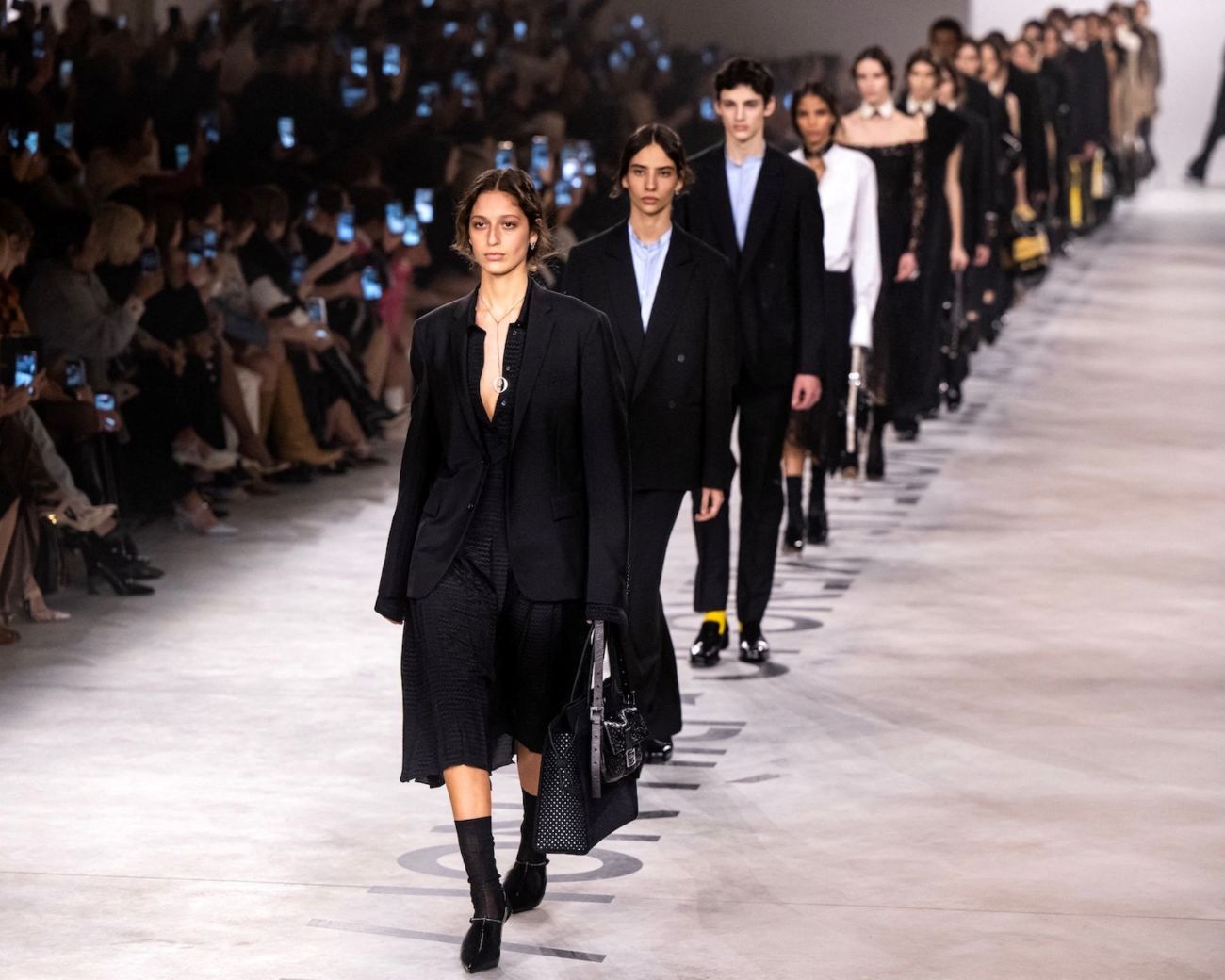 Fendi fw26: Η δεξιοτεχνική επιστροφή της Maria Grazia Chiuri