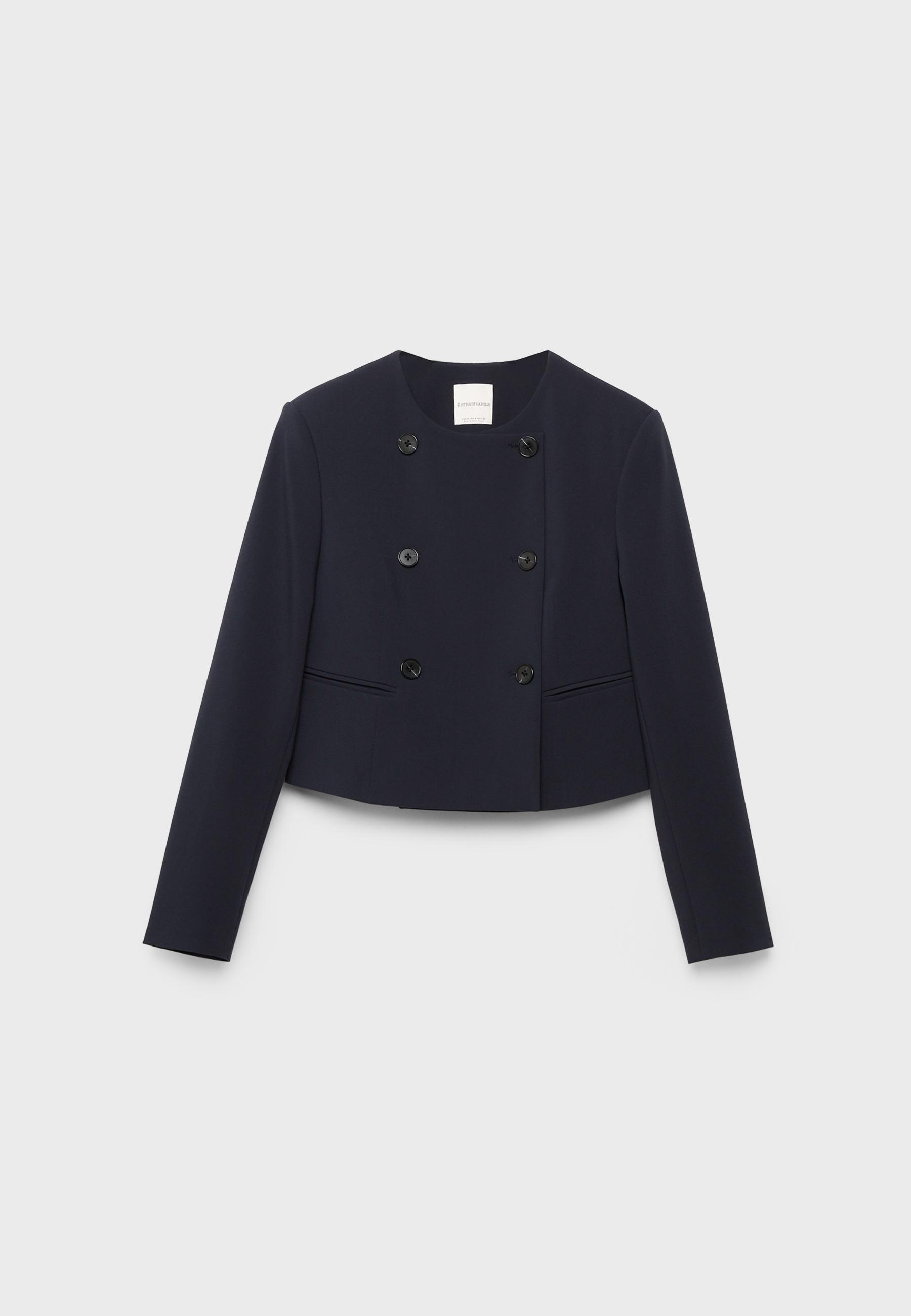 Cropped σακάκι με στρογγυλή λαιμόκοψη, 24,99€, Stradivarius