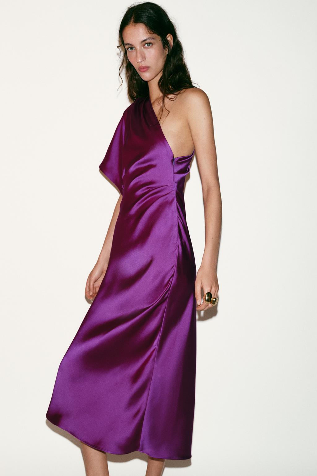 Midi ασύμμετρο σατινέ φόρεμα, 39,95€, Zara