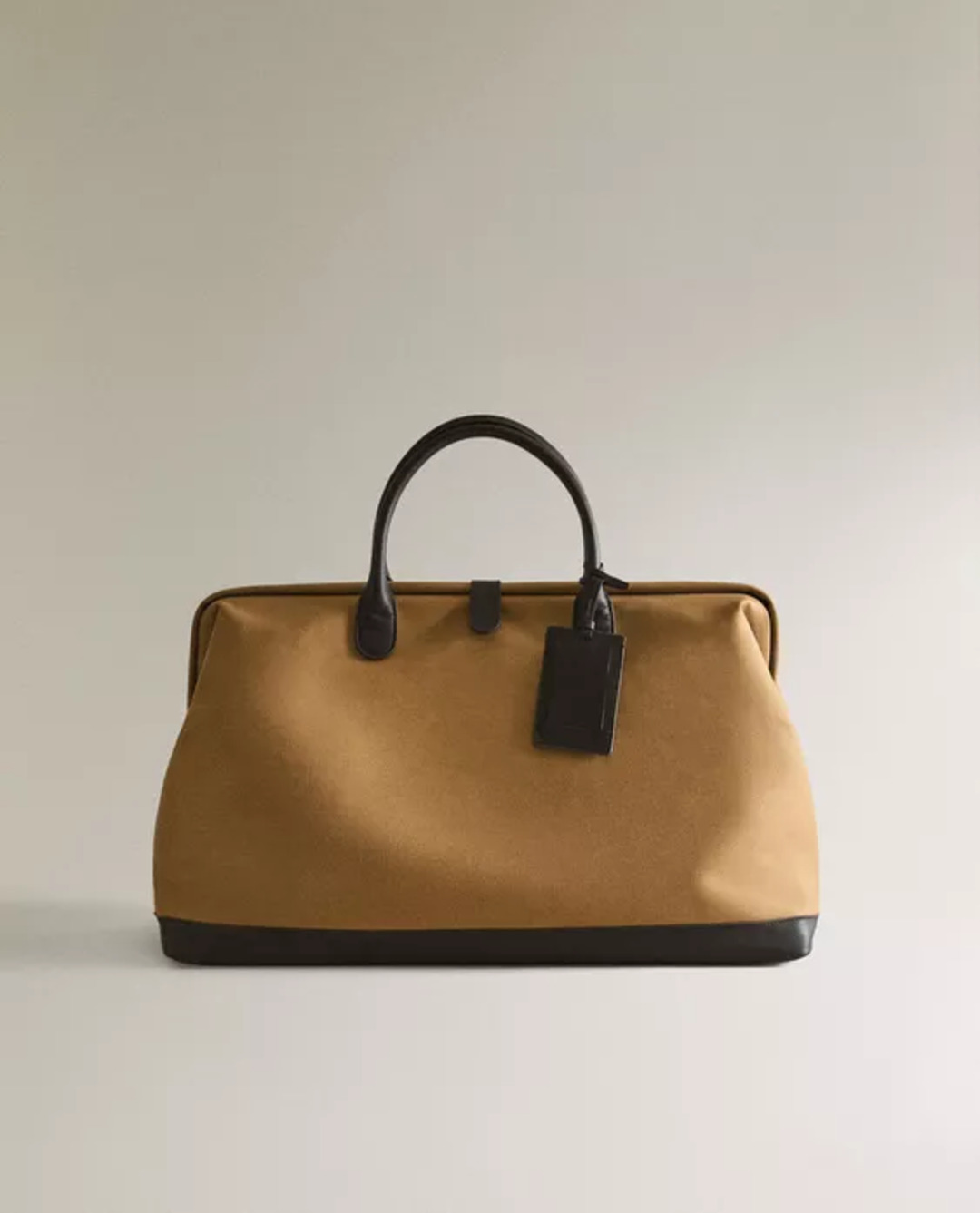 ΤΑΞΙΔΙΩΤΙΚΗ ΤΣΑΝΤΑ ΜΕ ΚΟΥΜΠΙ ΑΠΟ ΒΑΜΒΑΚΙ, 159 € 