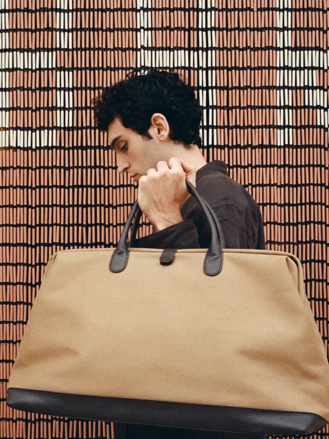 ΤΑΞΙΔΙΩΤΙΚΗ ΤΣΑΝΤΑ ΜΕ ΚΟΥΜΠΙ ΑΠΟ ΒΑΜΒΑΚΙ, 159 € 