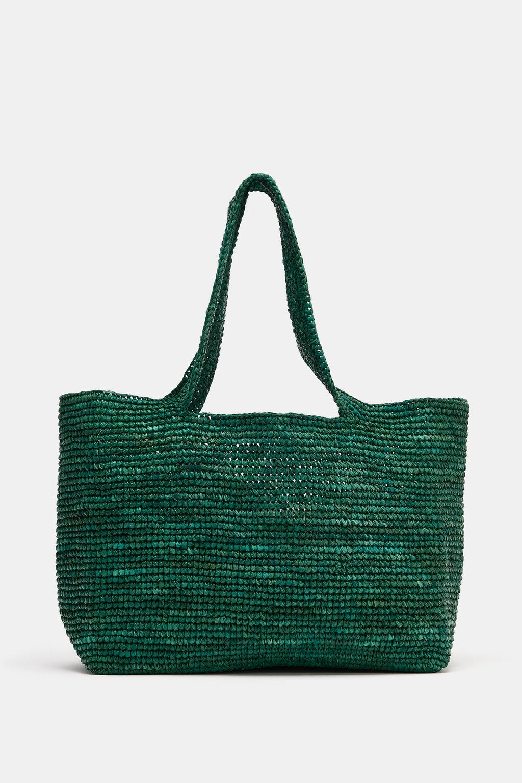 Τσάντα shopper από ράφια, 89,95€, Zara.