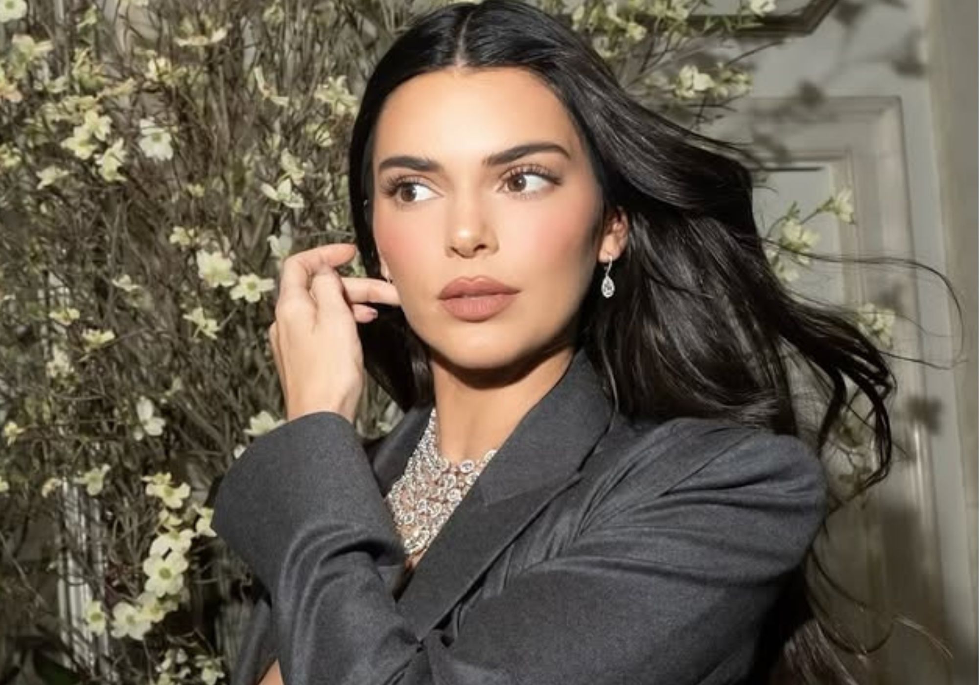 3 Velvet Skin Makeup Tips: Αυτή είναι η γοητεία του blurred μακιγιάζ