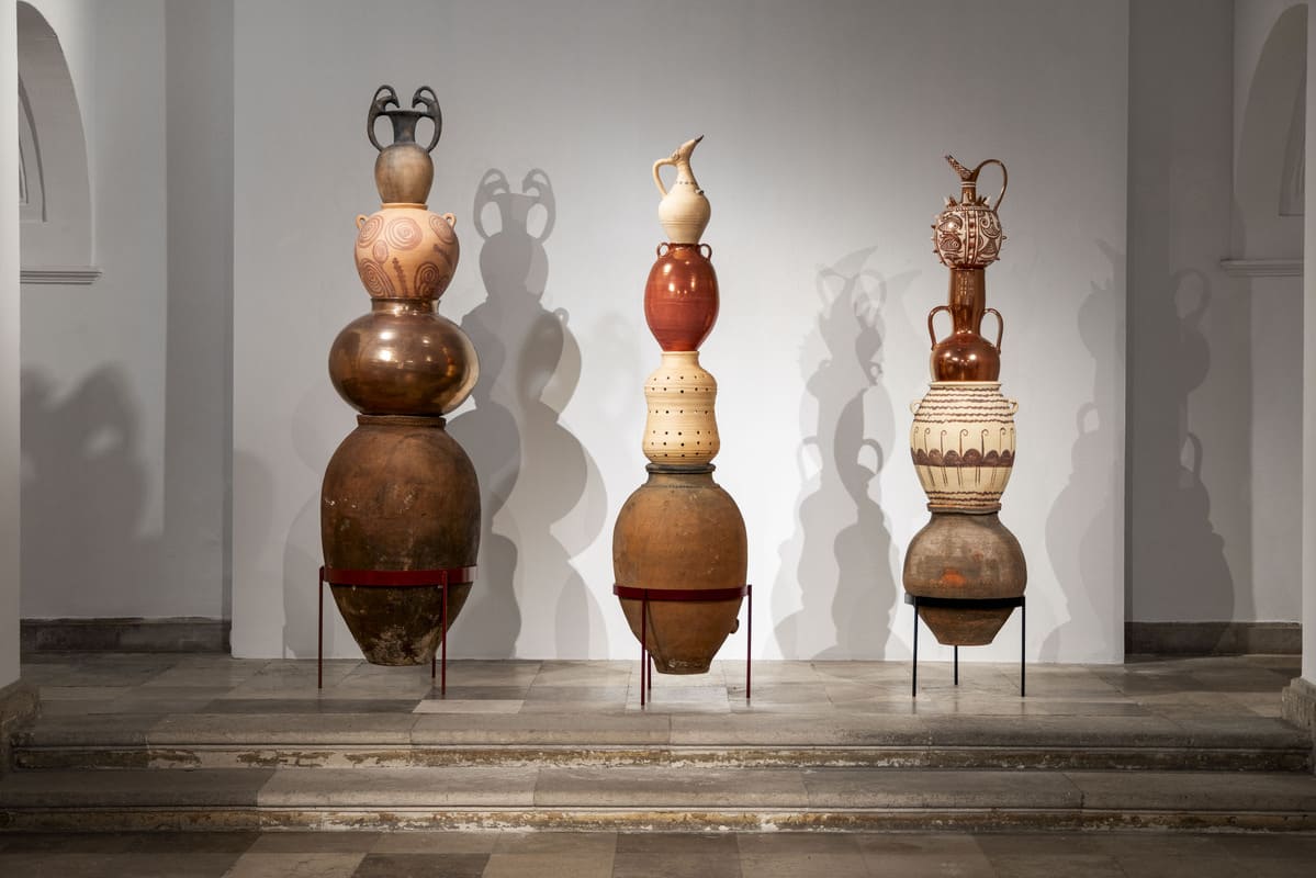 Asunción Molinos Gordo, ¡Cuánto río allá arriba!, 2023, Glazed ceramic, iron, various dimensions