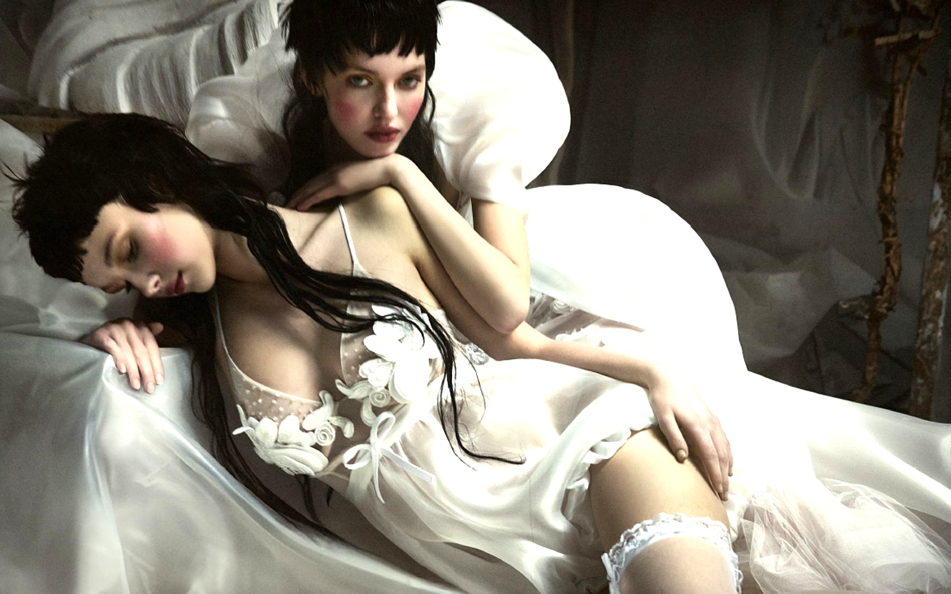 Dimitra Antonea: Η υψηλή ραπτική συναντά το bridal lingerie