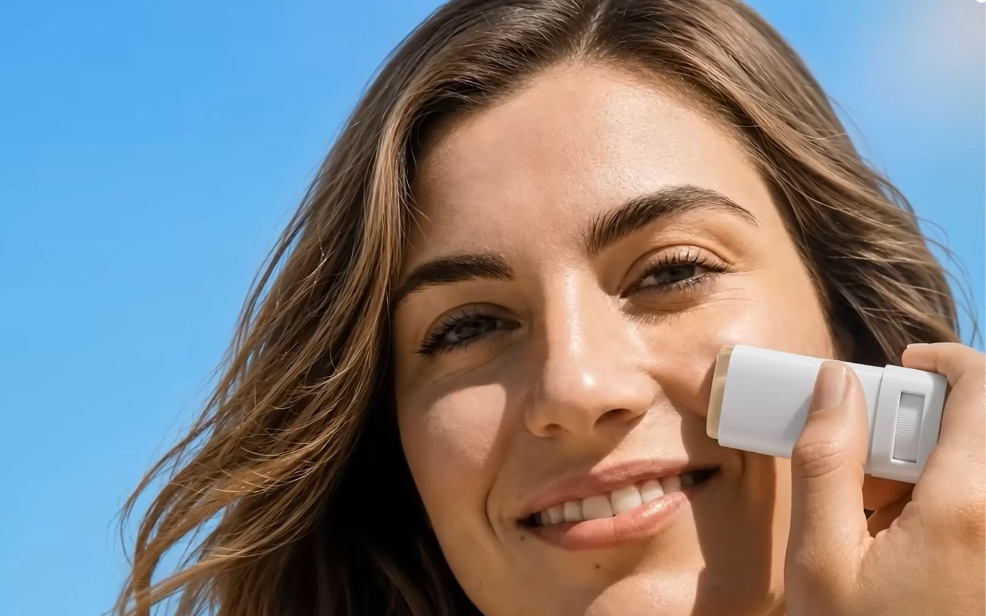 Frezyderm Sunscreen Stick: Διάφανη ηλιοπροστασία με  βελούδινη υφή 